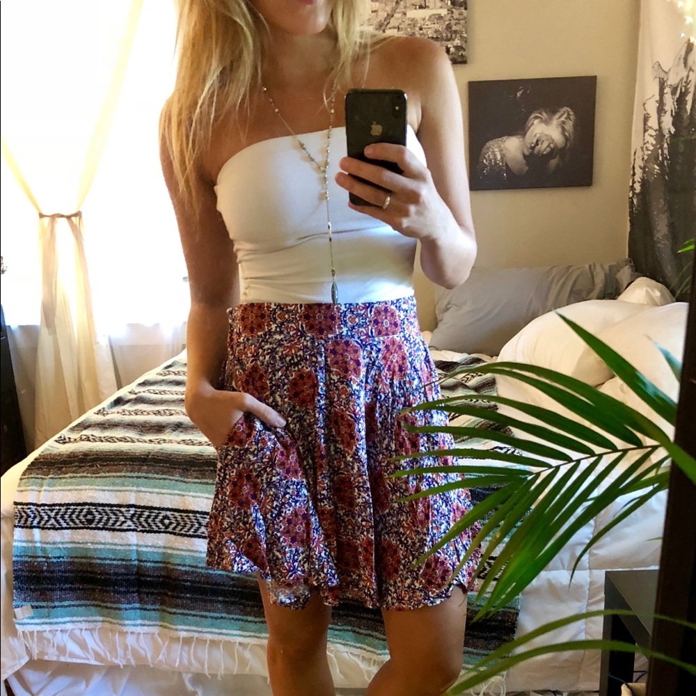 Forever 21 floral skirt with side pockets - Sm